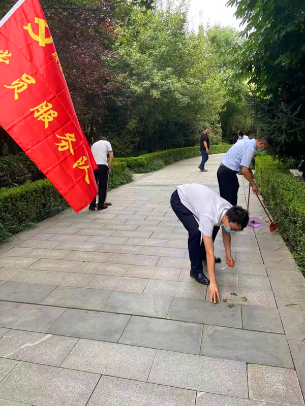 新型能源中泰公司用溫暖行動點(diǎn)亮“志愿紅”