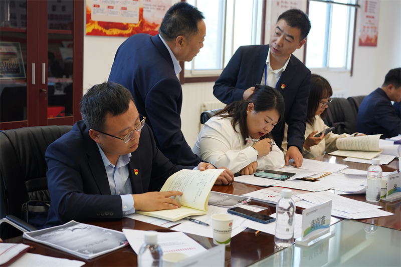 陜北礦業(yè)公司到新型能源公司開展黨建工作提質(zhì)增效專項(xiàng)行動(dòng)督導(dǎo)互檢-3.png