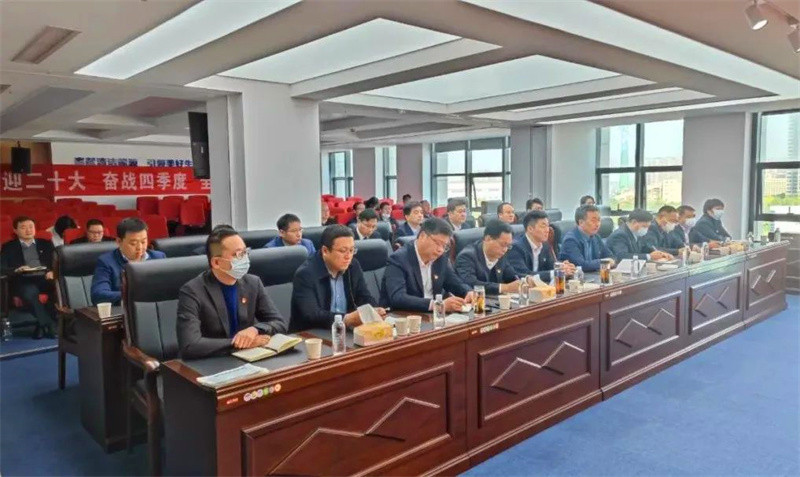 公司廣大黨員干部職工認(rèn)真收看黨的二十大開幕盛況-2.jpg