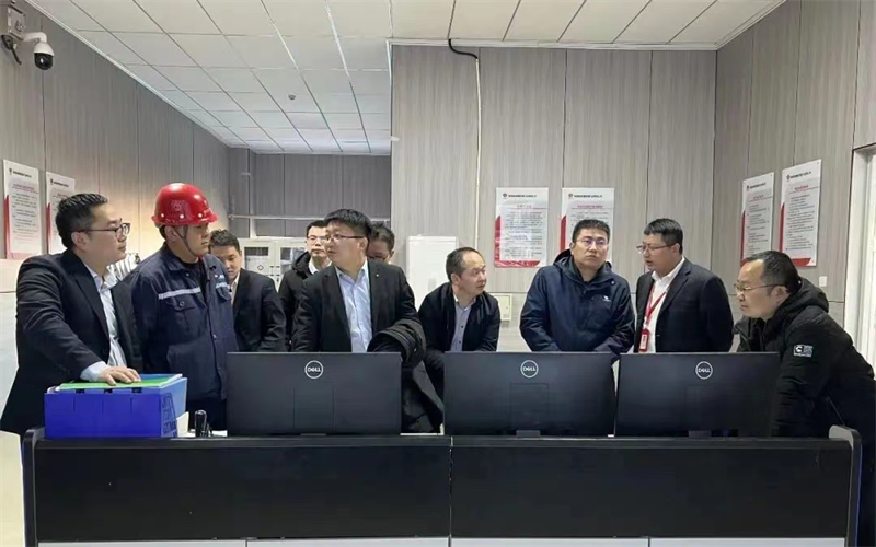 陜西煤業(yè)駐榆生產(chǎn)部到神木分公司曹家灘運營中心開展安全環(huán)保專項檢查1.png