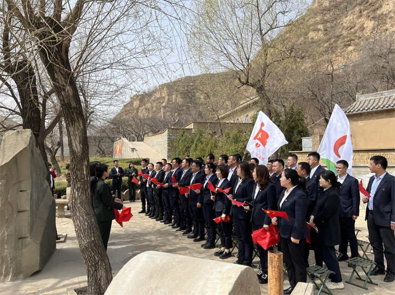 神木分公司組織開展“追尋紅色印記 踐行奮斗精神”主題紅色教育培訓(xùn)活動(dòng)2.png