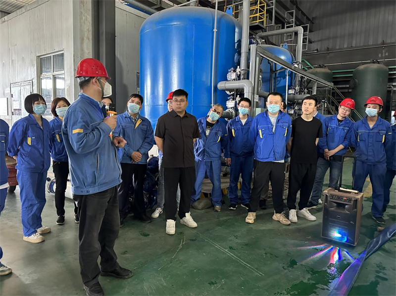 咸陽公司開展有限空間作業(yè)事故應(yīng)急演練1.png